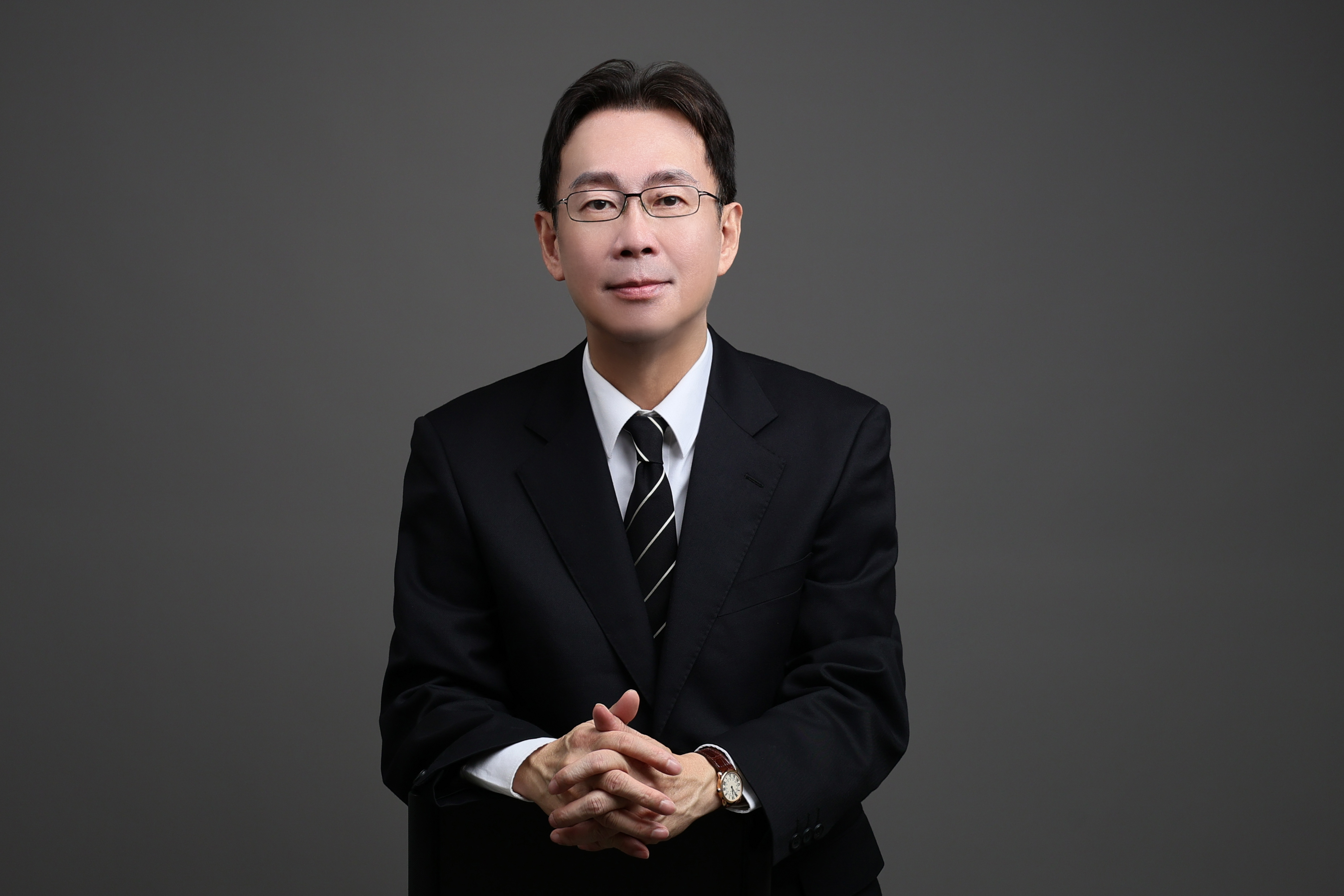 賴劍毅律師形象照